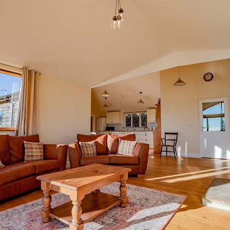 Host & Stay - Upperley Barn บรอมยาร์ด ภายนอก รูปภาพ