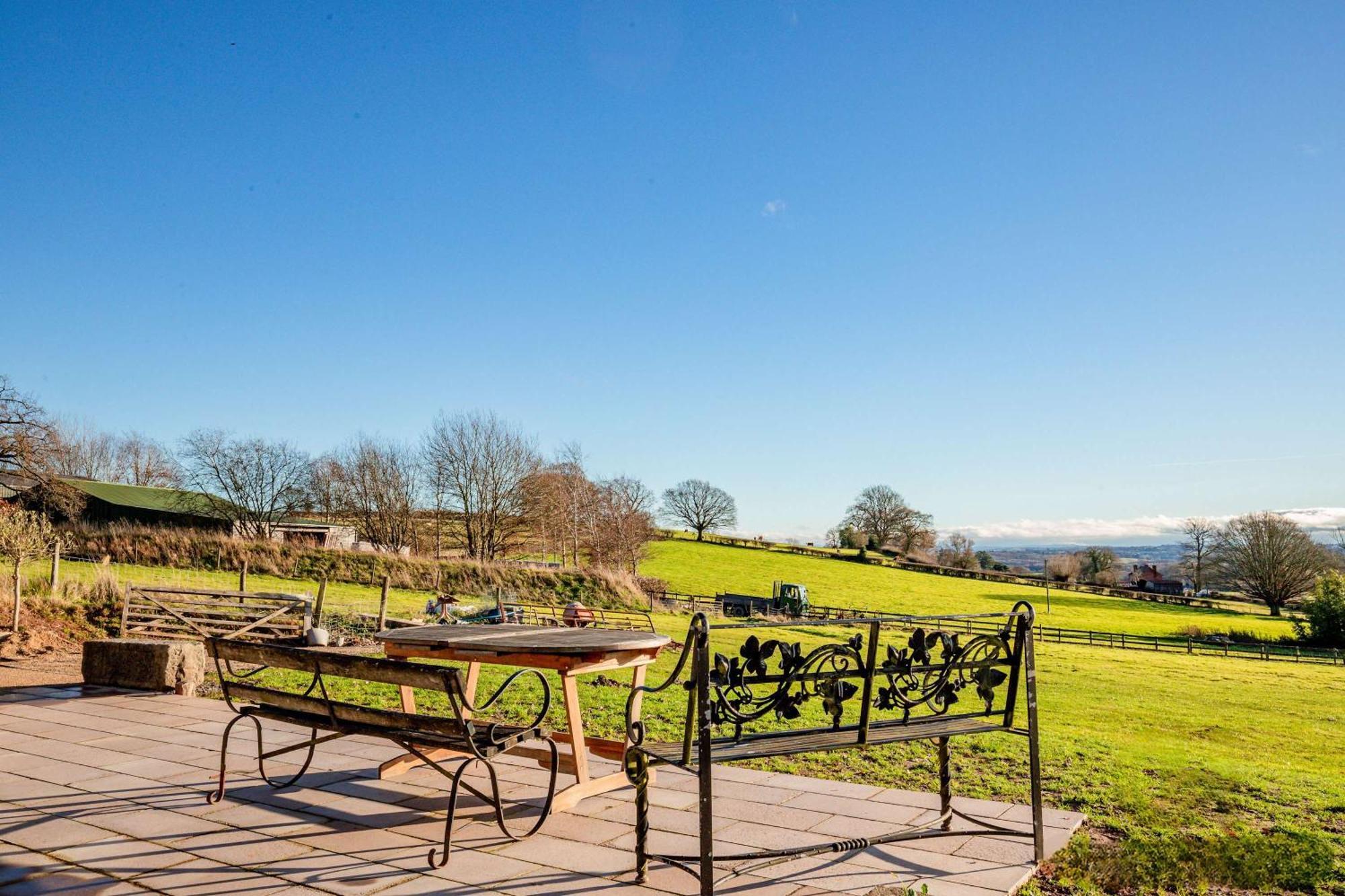 Host & Stay - Upperley Barn บรอมยาร์ด ภายนอก รูปภาพ